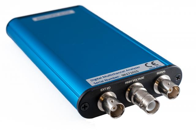 BrightSpec TOPAZ-Pico MCA running under bGamma spectroscopy software